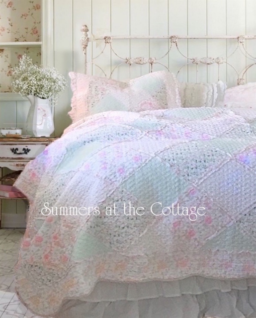 BEAUTIFUL COUNTRY CHIC FLORAL RUFFLE PINK GREEN ROSE PURPLE SOFT WHITE QUILT SET 