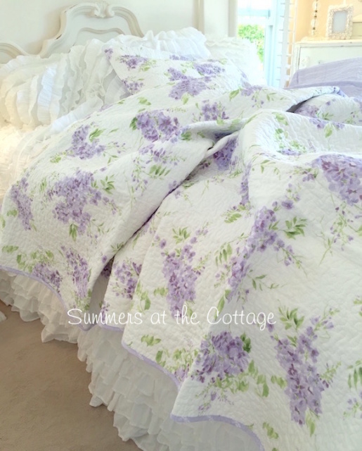 VINTAGE COTTAGE LAVENDER LILACS QUILT / PILLOW SHAMS